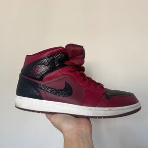 Air Jordan 1 Retro Mid - Team Red/Black - size 12